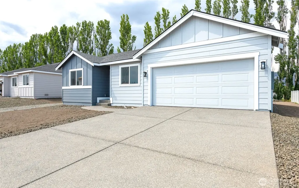 615 N Oak Street Tieton WA 98947