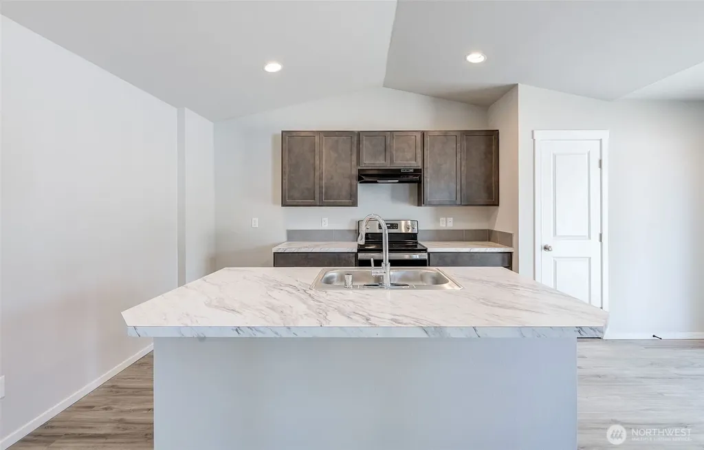 615 N Oak Street Tieton WA 98947
