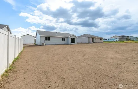 615 N Oak Street Tieton WA 98947