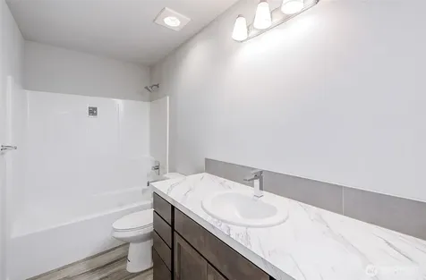 615 N Oak Street Tieton WA 98947