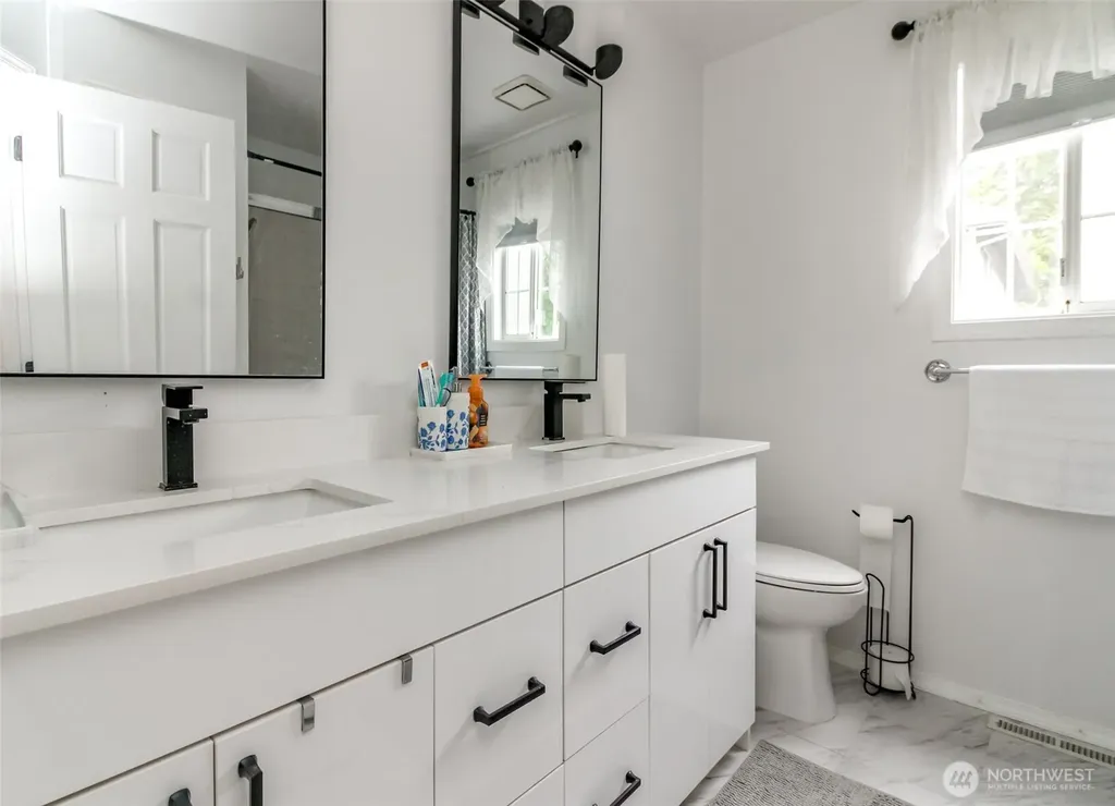 9307 S 237th Place Kent WA 98031