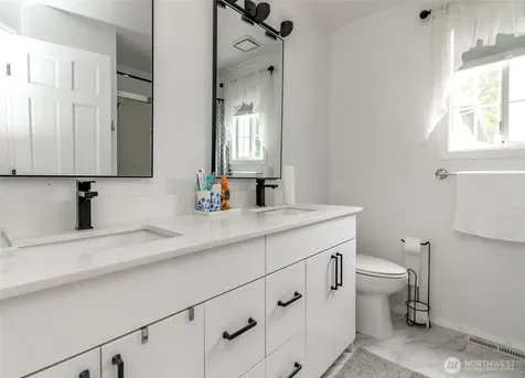9307 S 237th Place Kent WA 98031