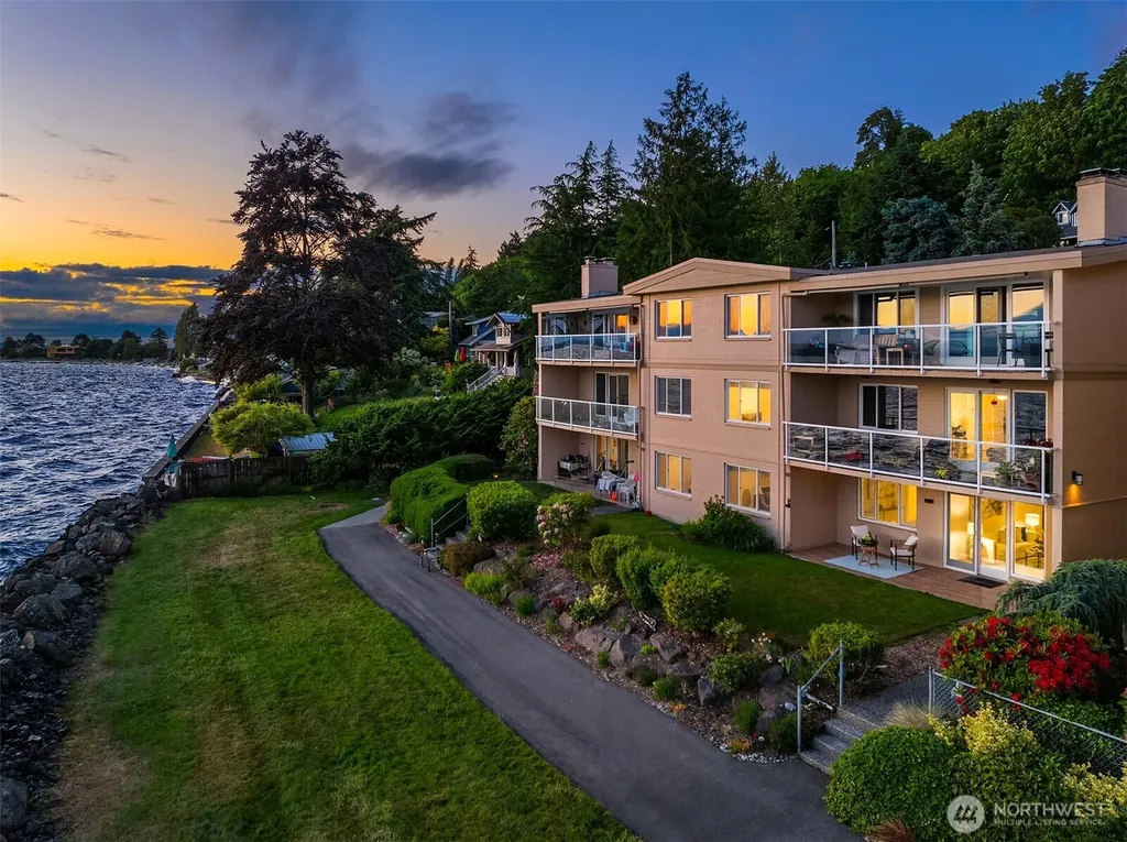 10203 47th Avenue SW Seattle WA 98146
