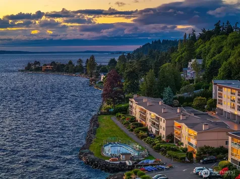 10203 47th Avenue SW Seattle WA 98146