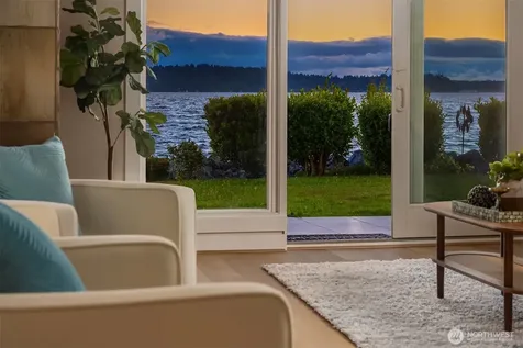 10203 47th Avenue SW Seattle WA 98146