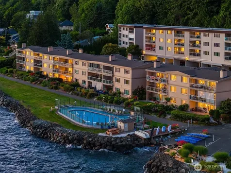 10203 47th Avenue SW Seattle WA 98146