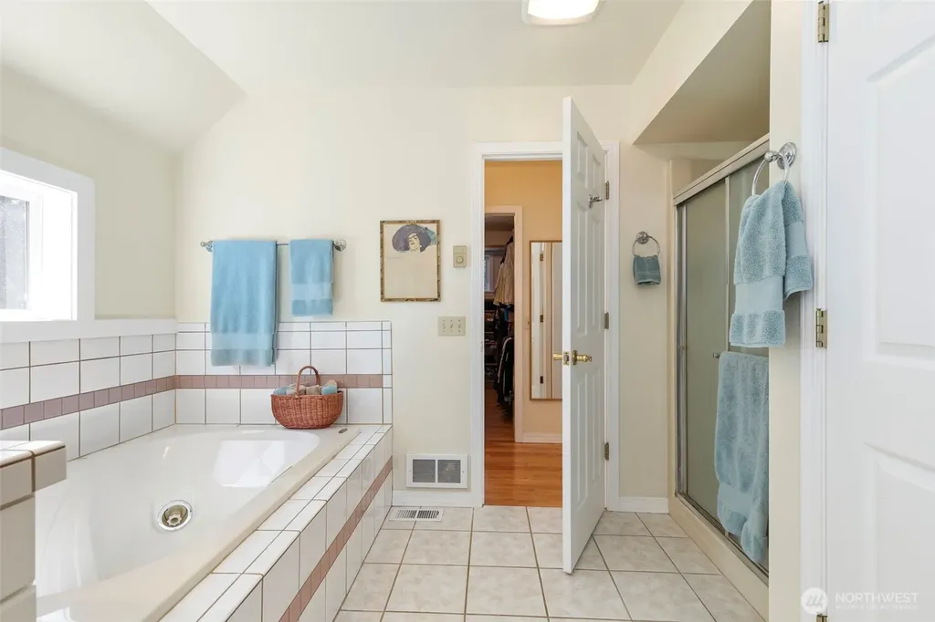203 Baycliff Drive Port Townsend WA 98368