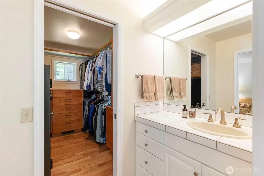 203 Baycliff Drive Port Townsend WA 98368