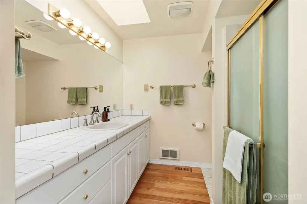 203 Baycliff Drive Port Townsend WA 98368