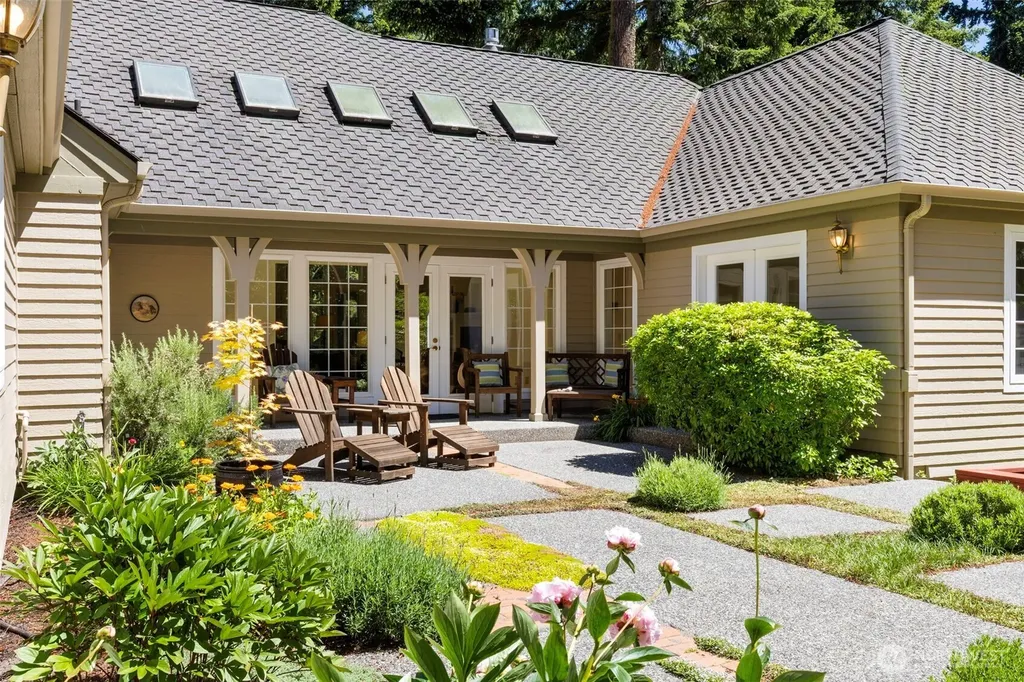 203 Baycliff Drive Port Townsend WA 98368