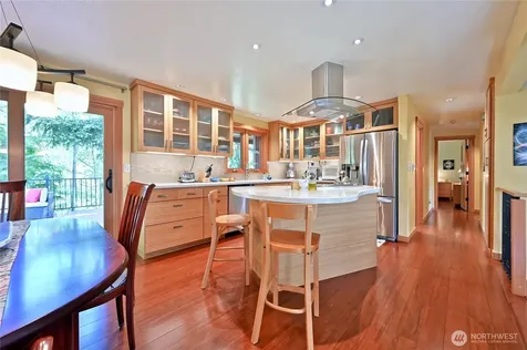 32206 7th Avenue SW Federal Way WA 98023