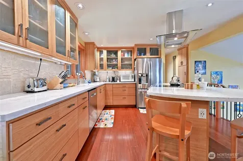 32206 7th Avenue SW Federal Way WA 98023