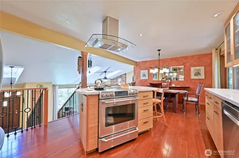 32206 7th Avenue SW Federal Way WA 98023