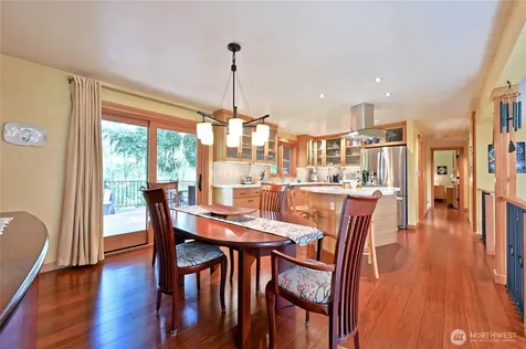 32206 7th Avenue SW Federal Way WA 98023