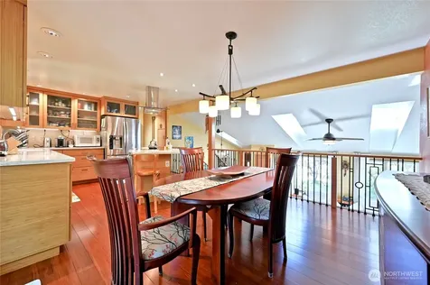 32206 7th Avenue SW Federal Way WA 98023