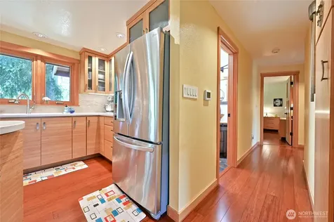 32206 7th Avenue SW Federal Way WA 98023