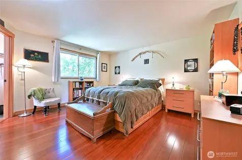 32206 7th Avenue SW Federal Way WA 98023