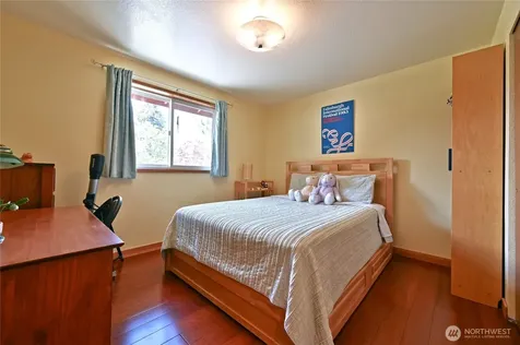 32206 7th Avenue SW Federal Way WA 98023