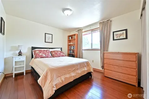 32206 7th Avenue SW Federal Way WA 98023