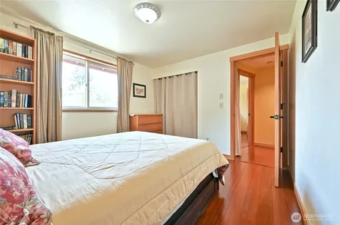 32206 7th Avenue SW Federal Way WA 98023