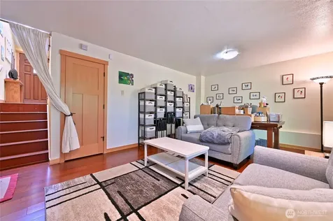 32206 7th Avenue SW Federal Way WA 98023