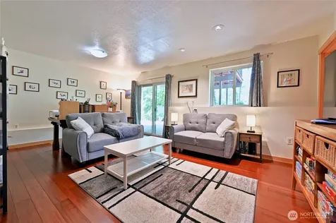 32206 7th Avenue SW Federal Way WA 98023