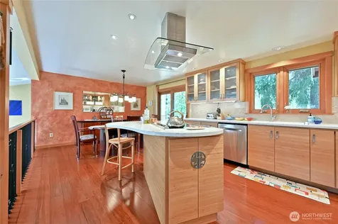32206 7th Avenue SW Federal Way WA 98023