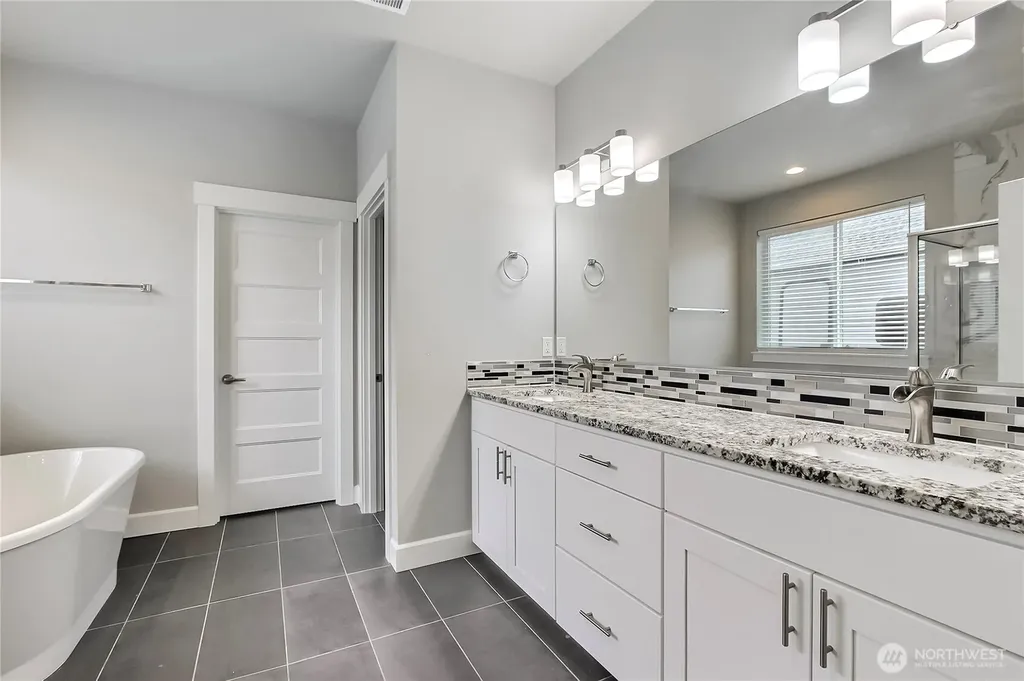 6610 232nd Avenue E Buckley WA 98321
