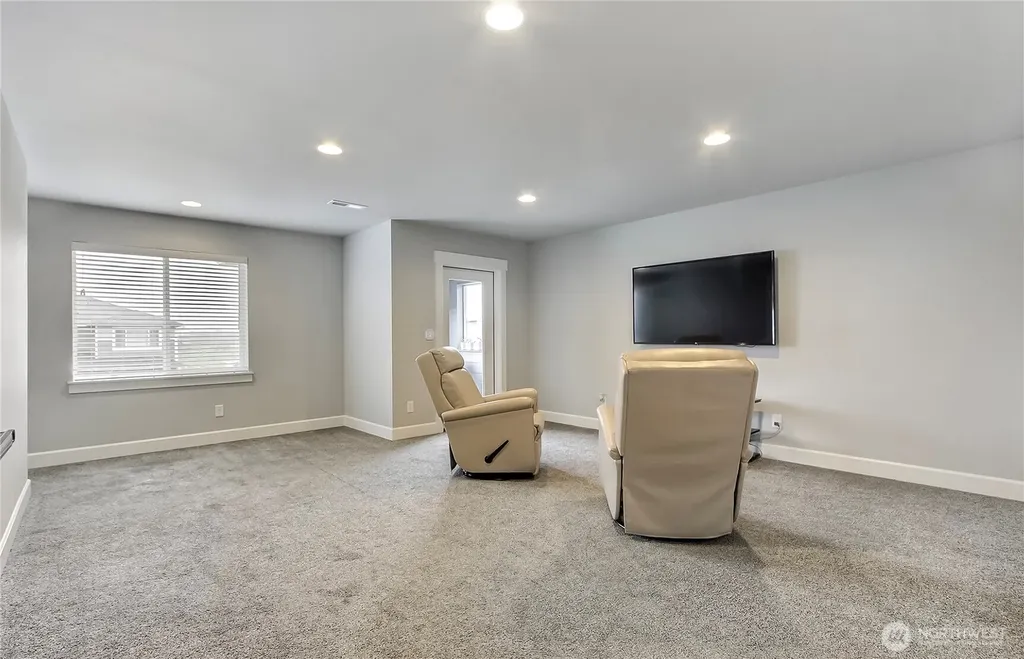 6610 232nd Avenue E Buckley WA 98321