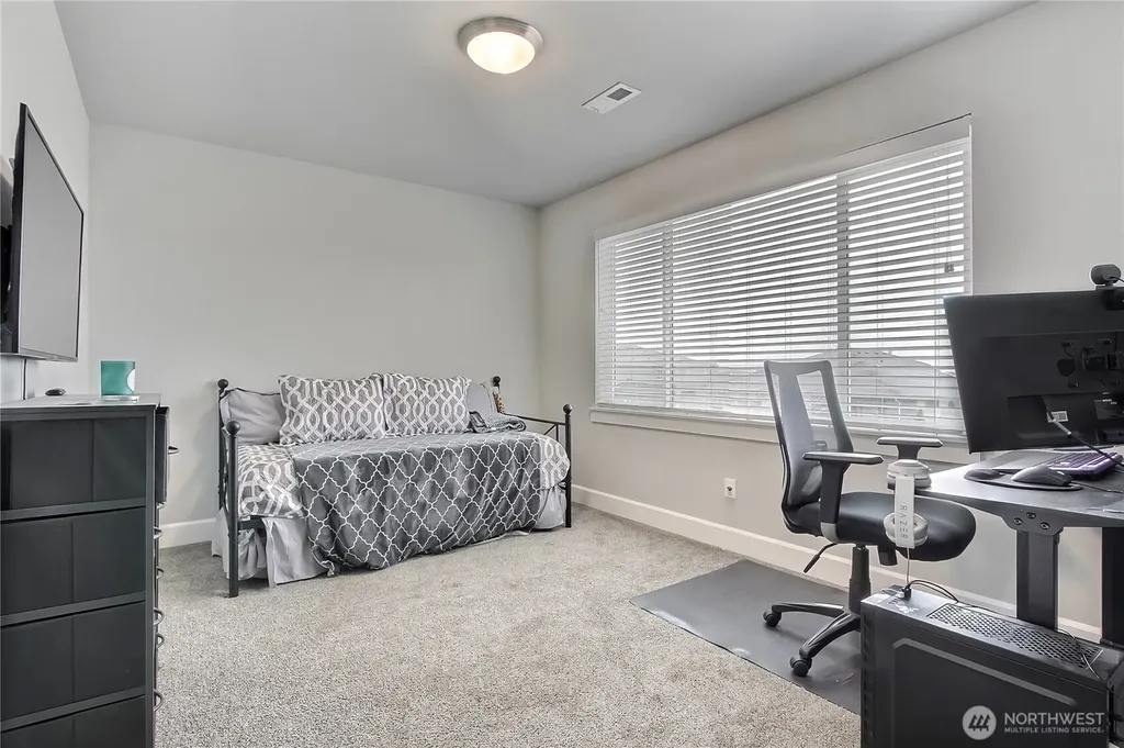 6610 232nd Avenue E Buckley WA 98321