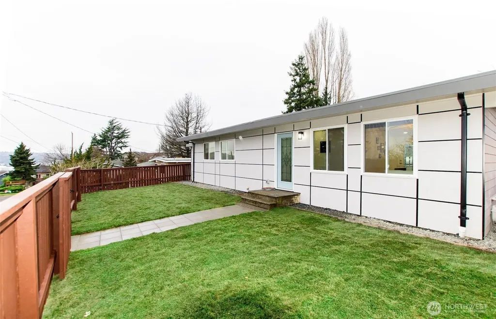 2928 S Webster Street Seattle WA 98108