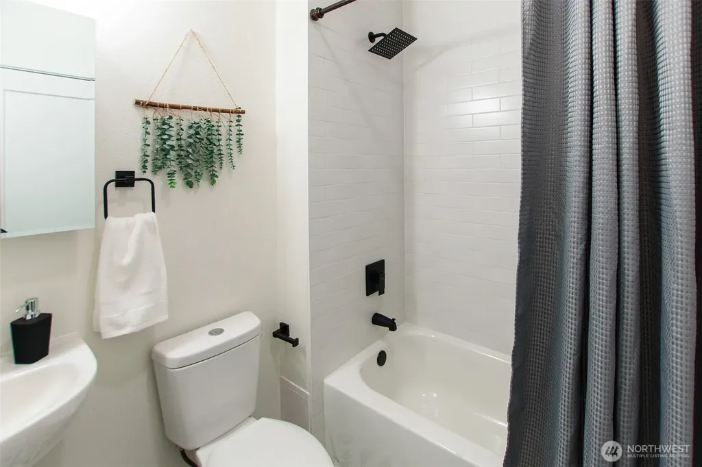 2928 S Webster Street Seattle WA 98108