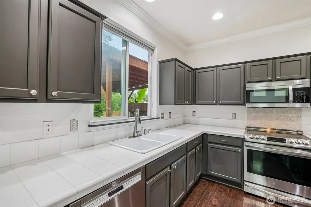 4304 NE 57th Place Vancouver WA 98661