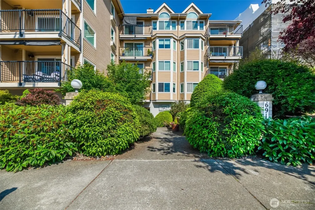 6910 California Avenue SW Seattle WA 98136