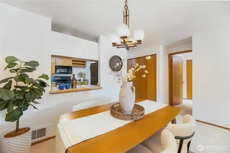 6910 California Avenue SW Seattle WA 98136