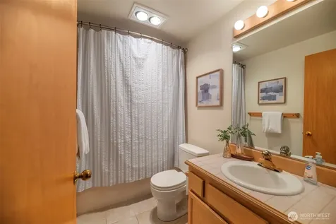 6910 California Avenue SW Seattle WA 98136