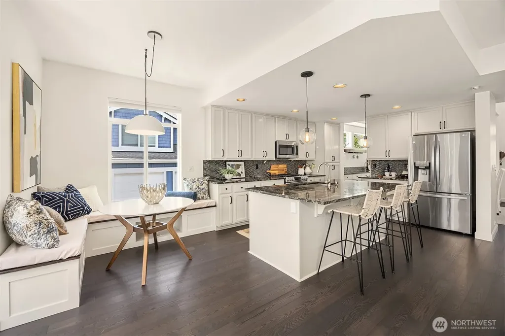 2933 NE Marquette Way Issaquah WA 98029