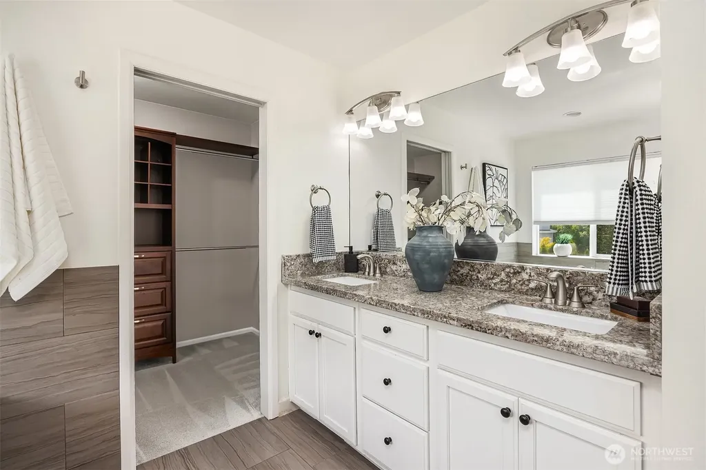 2933 NE Marquette Way Issaquah WA 98029