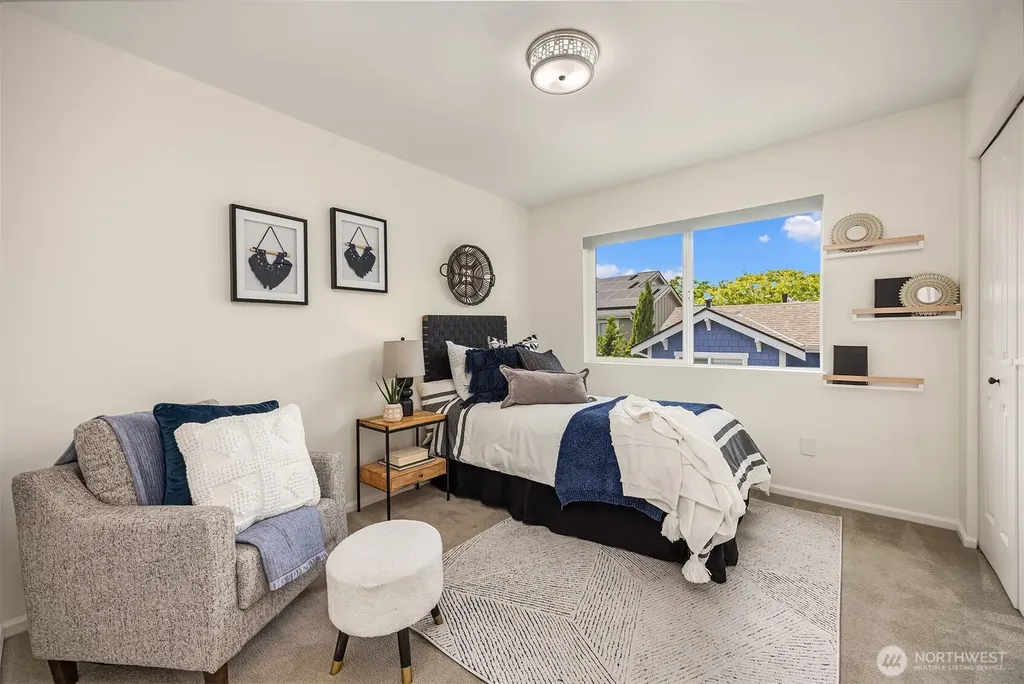 2933 NE Marquette Way Issaquah WA 98029