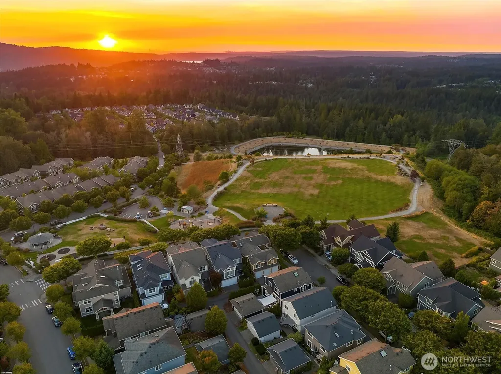 2933 NE Marquette Way Issaquah WA 98029