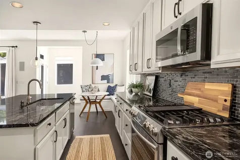 2933 NE Marquette Way Issaquah WA 98029