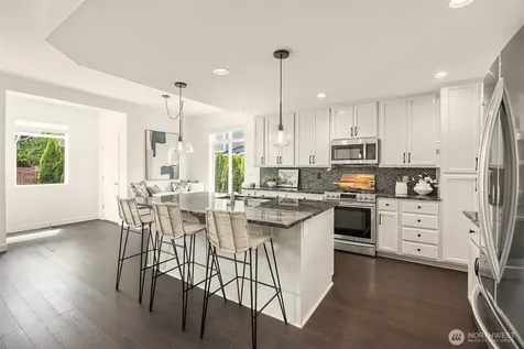 2933 NE Marquette Way Issaquah WA 98029