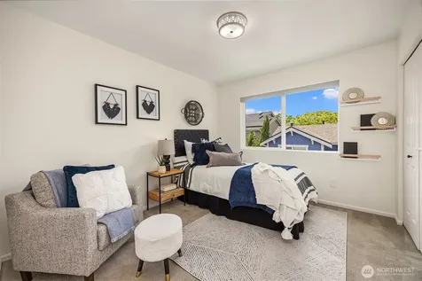 2933 NE Marquette Way Issaquah WA 98029