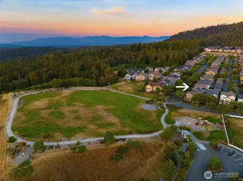 2933 NE Marquette Way Issaquah WA 98029