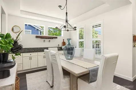 2933 NE Marquette Way Issaquah WA 98029