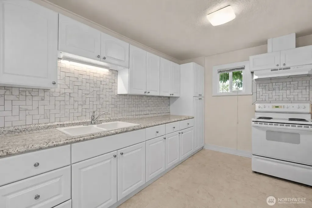 926 Pleasant Avenue Bremerton WA 98337