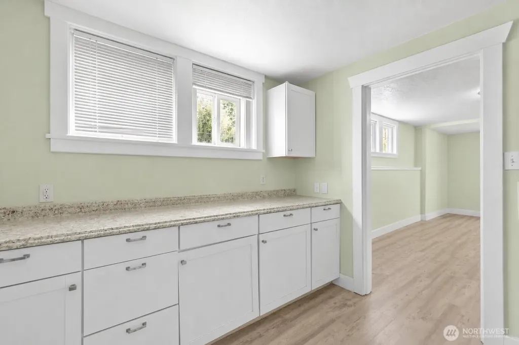 926 Pleasant Avenue Bremerton WA 98337