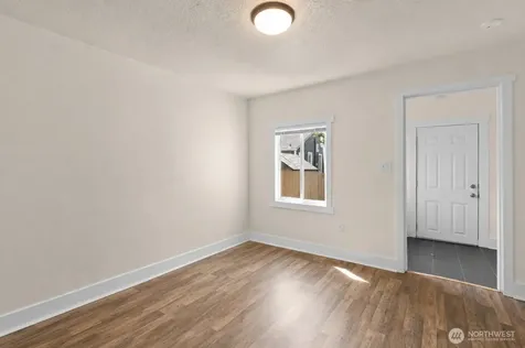 926 Pleasant Avenue Bremerton WA 98337