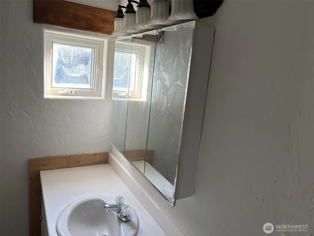 170 E Skookum Drive Shelton WA 98584