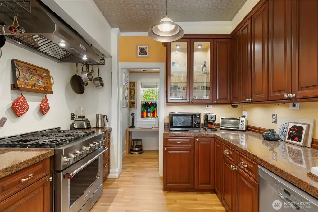 27170 Woodpecker Hill Road NE Poulsbo WA 98370